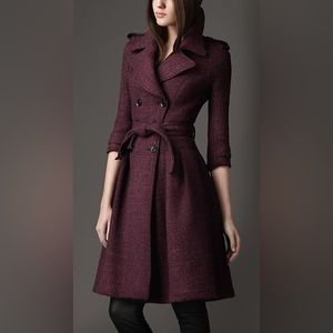 Burberrys coat. Elegant,tweed. burgundy color.